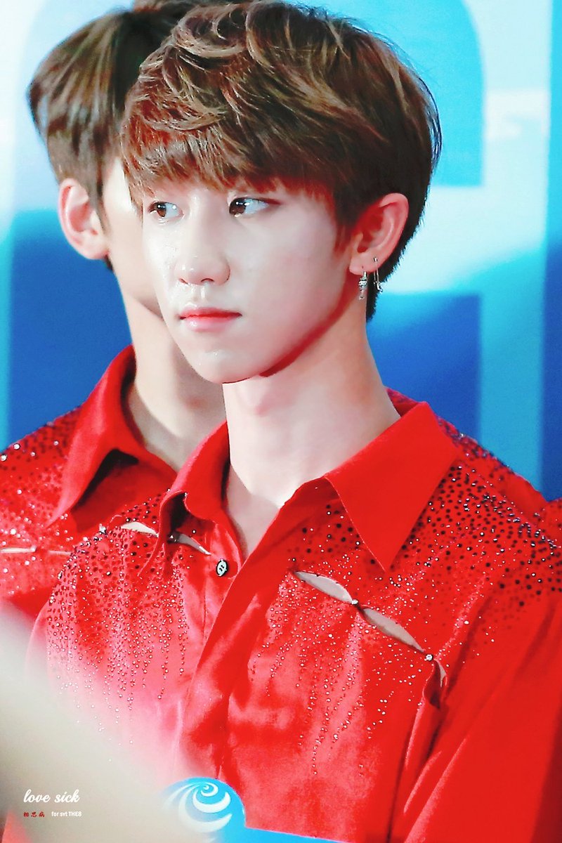FlyTHE8_Spain's tweet photo. [📷HQ] 170811 #THE8 en la conferencia de prensa del Diamond Edge en HongKong.
#세븐틴  #디에잇 #DIAMOND_EDGE #DiamondEdgeInHk
[© LOVE SICK] https://t.co/mjKsygp6VH