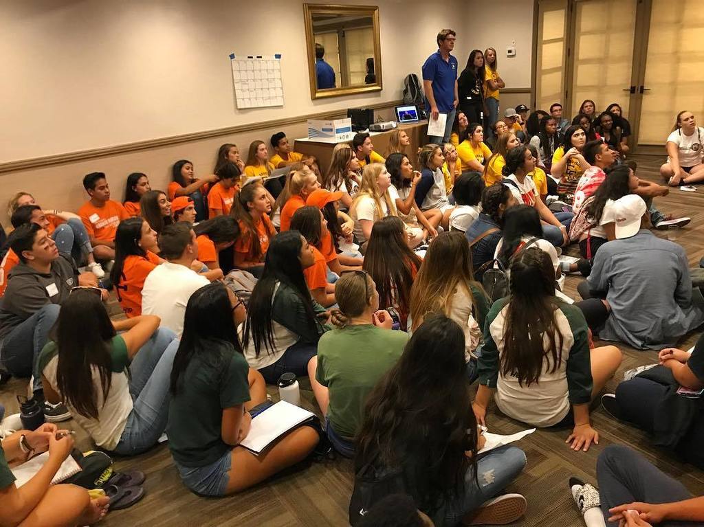 Jeremy from @ghsasb presents about social media to build school culture at the #guhsd Leadership Conference. #guhs… ift.tt/2vpfxNA