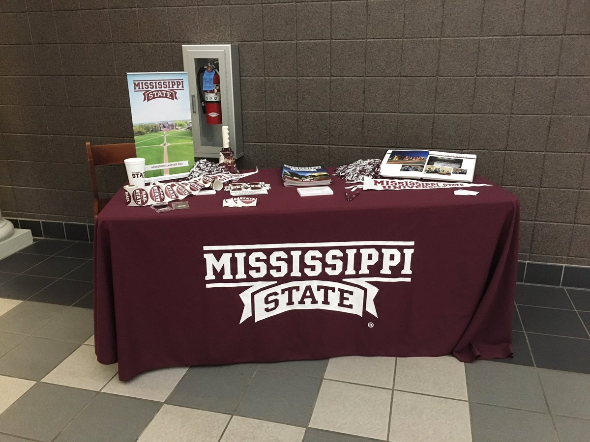 Seniors of @Clintonschools: stop by on your way to lunch, and we'll help navigate your ARROW towards Starkville! #HailState #ChooseMSU