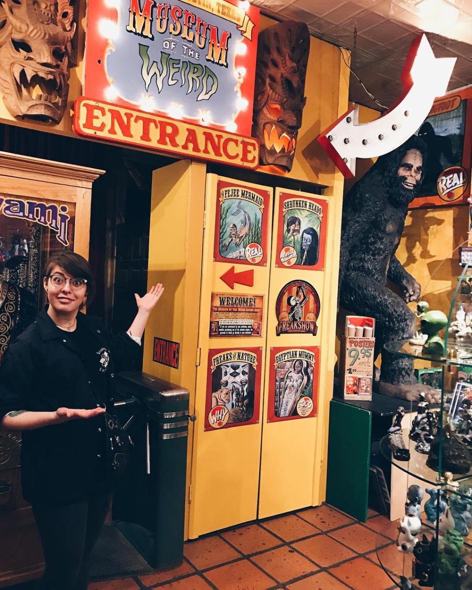 tinyinstruments's tweet image. Look here! @thegreatghastly is my #wcw and tomorrow is her birthday! Thanks for being weird… tnynstrmnts.com/2017/08/23/loo…