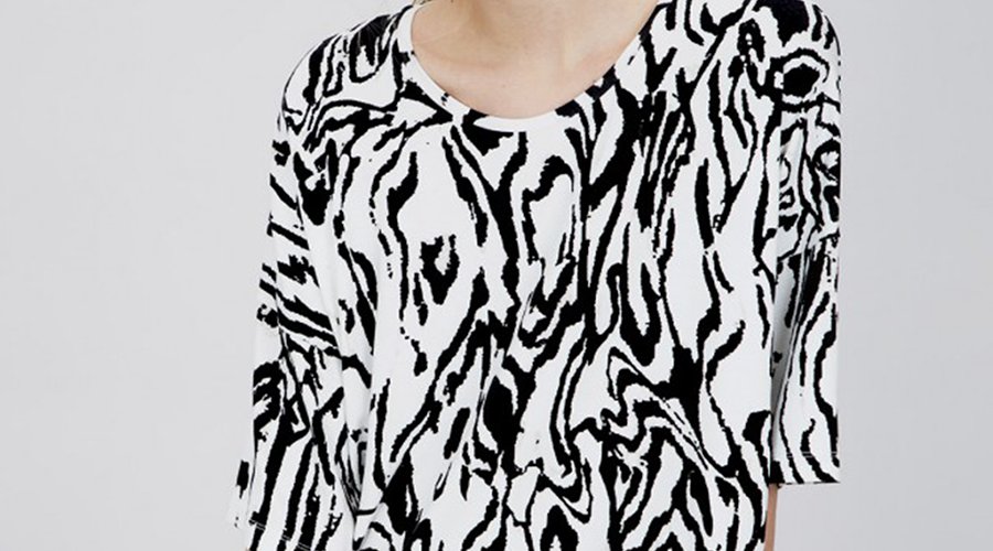 Maxi estampados 😍. Animate a la remera Crocke. Mira más en bit.ly/TiendaOnline17