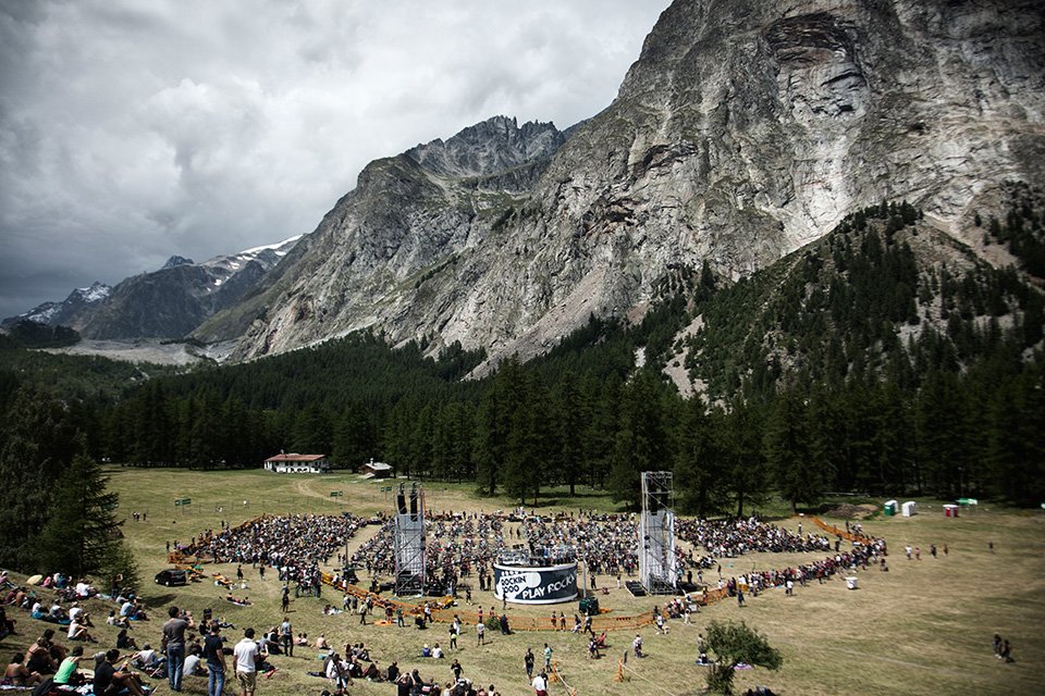 Lastorder73's tweet photo. il racconto del #rockin1000summercamp attraverso un protagonista... il rock'n'roll https://t.co/9EWdifv4gI #rock #music #life #photo #live https://t.co/ILVAoCFr9j