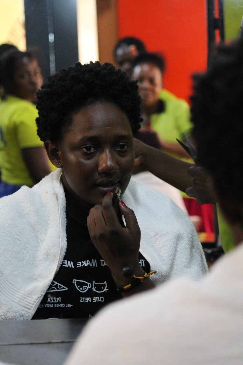 NinyeTabz's tweet photo. Meanwhile #Nankya is seated in front of one of the mirrors 'working on herself' as they refer to it. This other girl is her young sis. https://t.co/ejLGWcSFcx