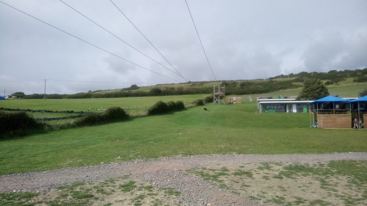 TW_Osmington's tweet photo. Liebe Grüße aus Osmington 😎
#zzzzzzzzipwire
#notscared
#tunneltrail
#ichhabstyleichhabgeldichhablouislouislouis https://t.co/GeslMfDs7v
