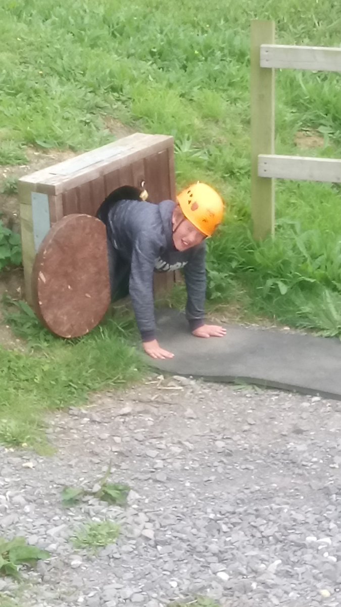 TW_Osmington's tweet photo. Liebe Grüße aus Osmington 😎
#zzzzzzzzipwire
#notscared
#tunneltrail
#ichhabstyleichhabgeldichhablouislouislouis https://t.co/GeslMfDs7v