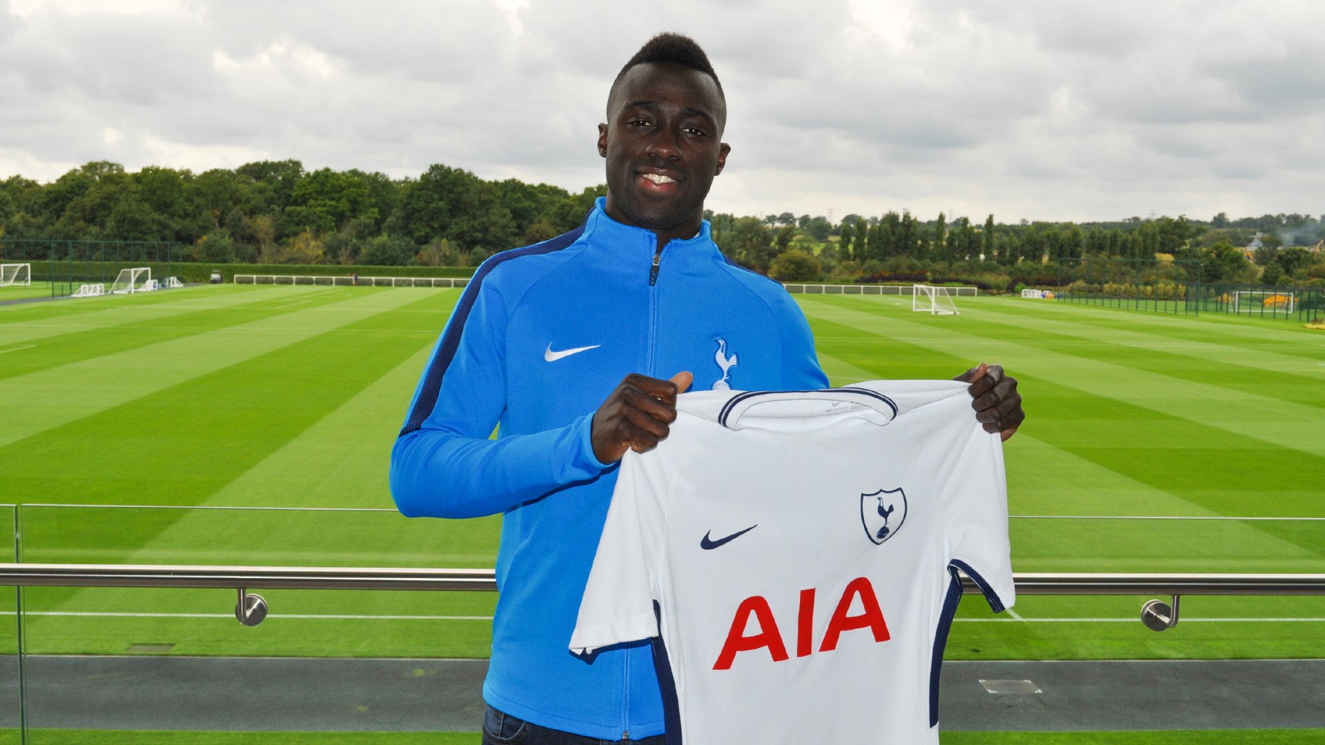 [Photo & Video] Sanchez Sends Message To Tottenham Fans After Completing £42m Move ...1920 x 1080