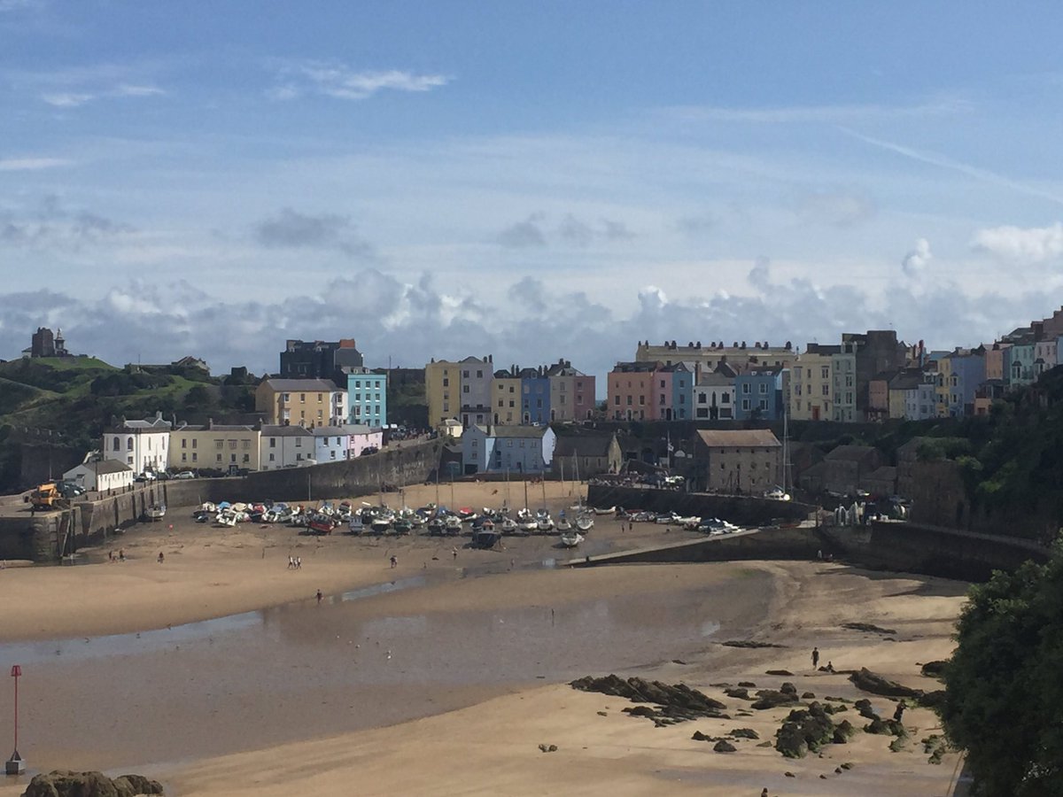 Lovely in #Tenby today and fab food <a href="/BillyCan_Tenby/">BillyCanTenby</a> - will definitely be back! #lovewestwales