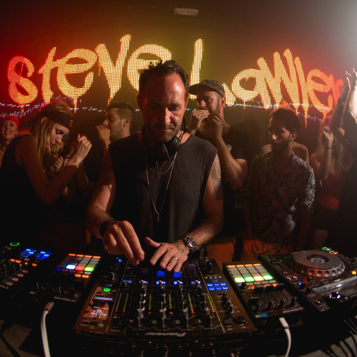 Enter NOW to win tickets to catch <a href="/Chromeo/">FUNK YOURSELF</a> <a href="/DJSteveLawler/">Steve Lawler</a> &amp; more over Labor Day Weekend in Chicago: facebook.com/ParadigmPresen…