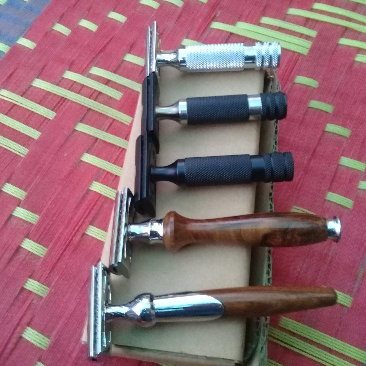 docsurinst's tweet image. Safety Razors available at wholesale price. DM for price or visit beautycare.top for more details.