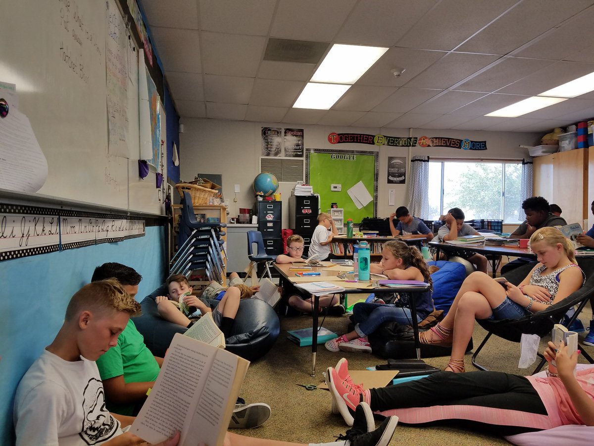 SVESPanthers's tweet photo. mrs harts 6th grade class #flexibleseating #gvusdshares @GoldenValleyUSD @KHatchGV96 @RMSMustangs https://t.co/XwtVQEZfjl