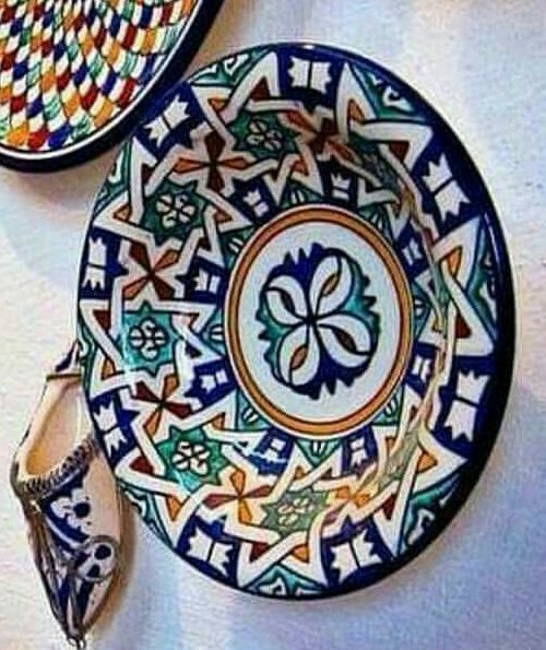 بوابة فاس لكل الناس
 فخار فاسي مرسوم باليد   يوجد  اشكال كثيرة