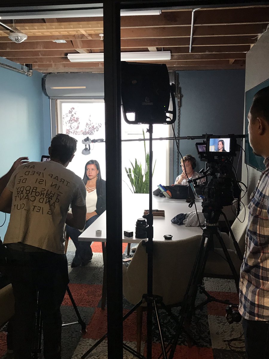 MishMatheus's tweet photo. Shooting today with @gretelperera (PR at @homeaway &amp; Co-Founder, #LatinasInTech) at @hellocovo! 💃🏾🔥 https://t.co/gPRW4cJuCk
