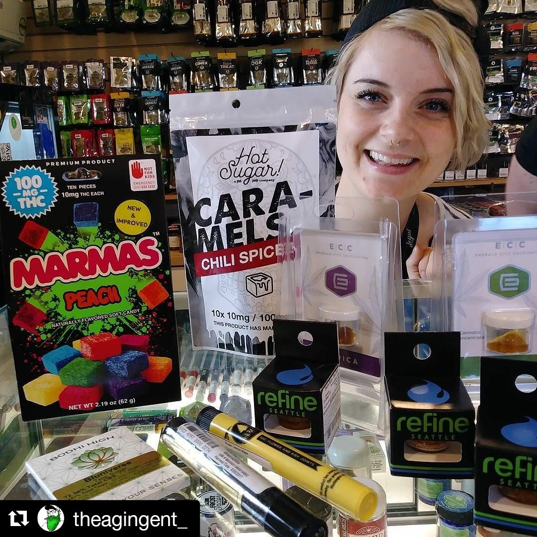 theAgingEnt's tweet photo. Visit @G2GRec #cannabisretail #weed4life #dabsfirdays #StonerFam #welovemarijuana #fatdabs #agingentapproved #smokeweedeverday #stoners https://t.co/H8kk1HAz80