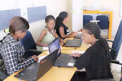 piipinge1's tweet photo. Evaluating online information #makinghopecontagious https://t.co/5WnGCVAqzV