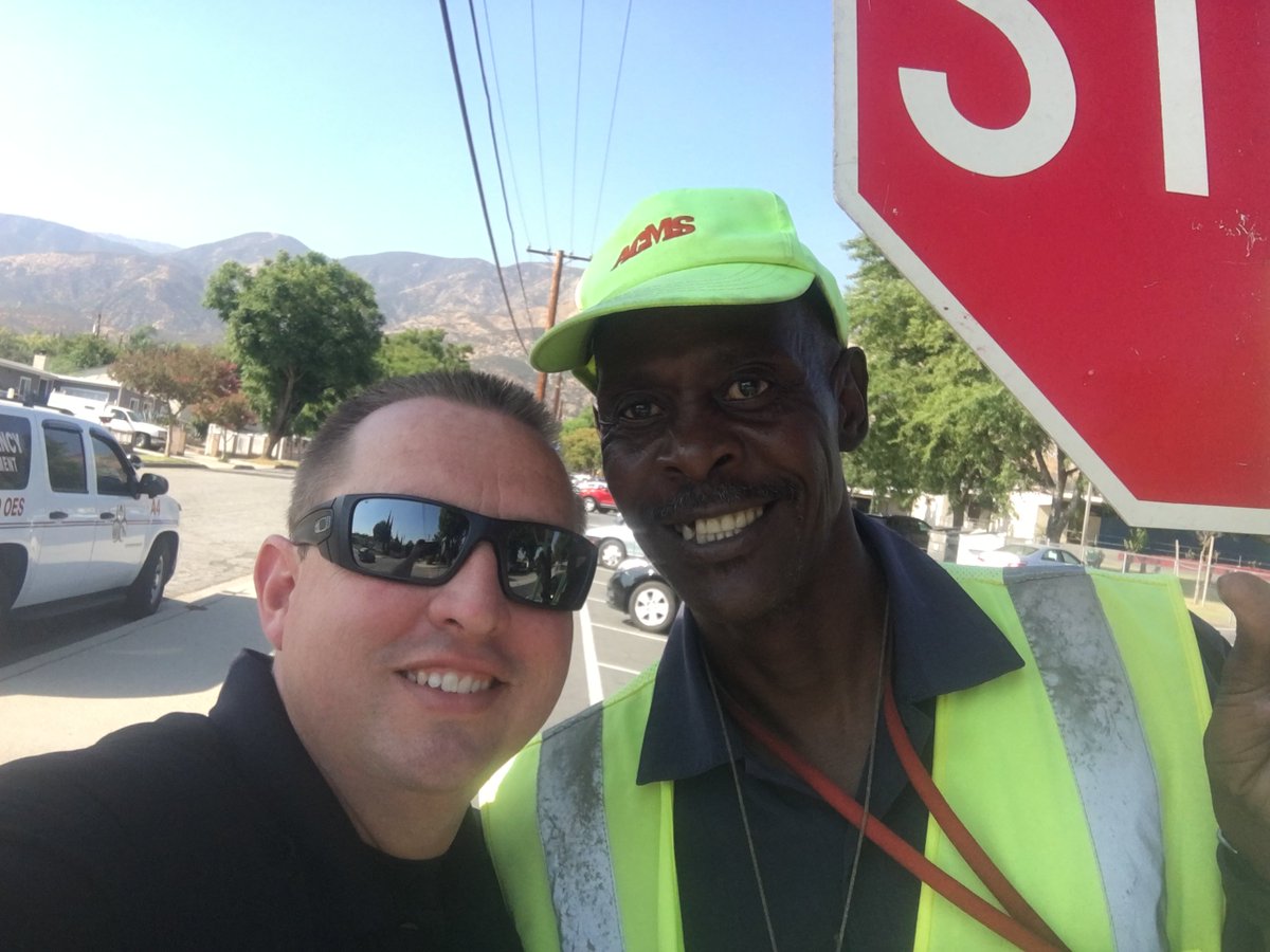 CNUSDevetere's tweet photo. Hung out with “Mr. James” this afternoon at #HillsideElementary. James is one of our dedicated Crossing Guards. Amazing heart! https://t.co/CZitQcrMiB