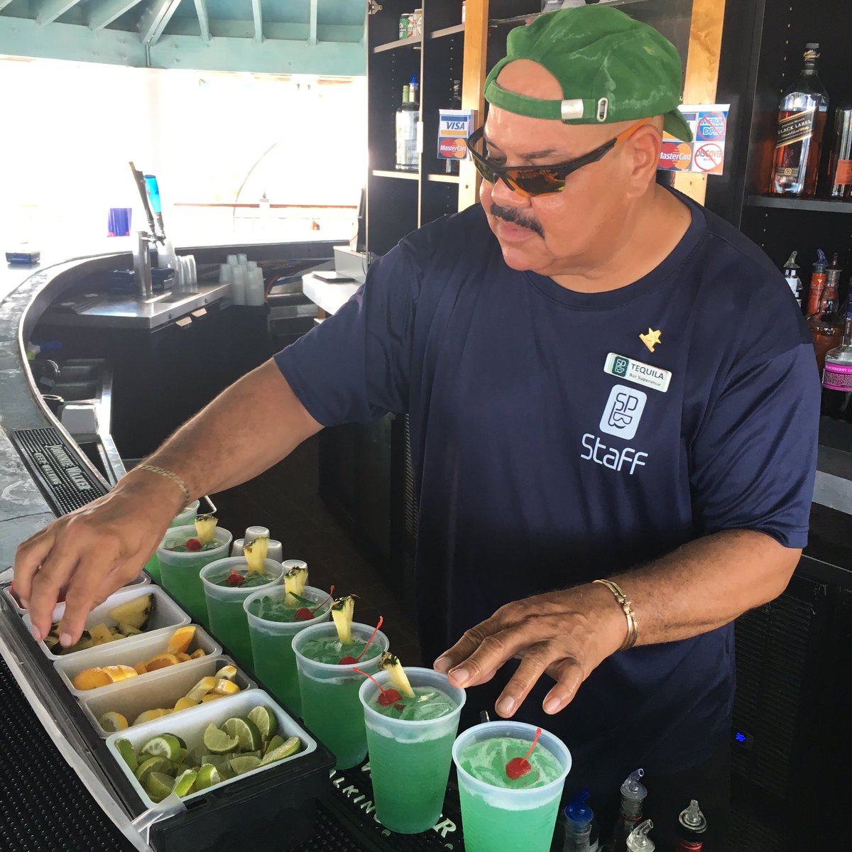 touristtuesday's tweet photo. Tequila! Tequila!
One of Docyard's finest bartenders. We were not disappointed.
#touristtuesdaybda
#westend
#barbounce
#Bermuda https://t.co/hsAxRXo9mu