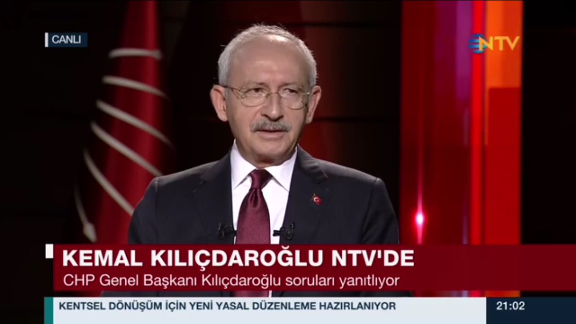 "O fotoğrafta vatandaş kendini gördü.Vatandaş Kemal'i gördü.Kendi insanından haberi olmayan,ders vermeye kalkıyor" 
#KılıçdaroğluNeSöyledi