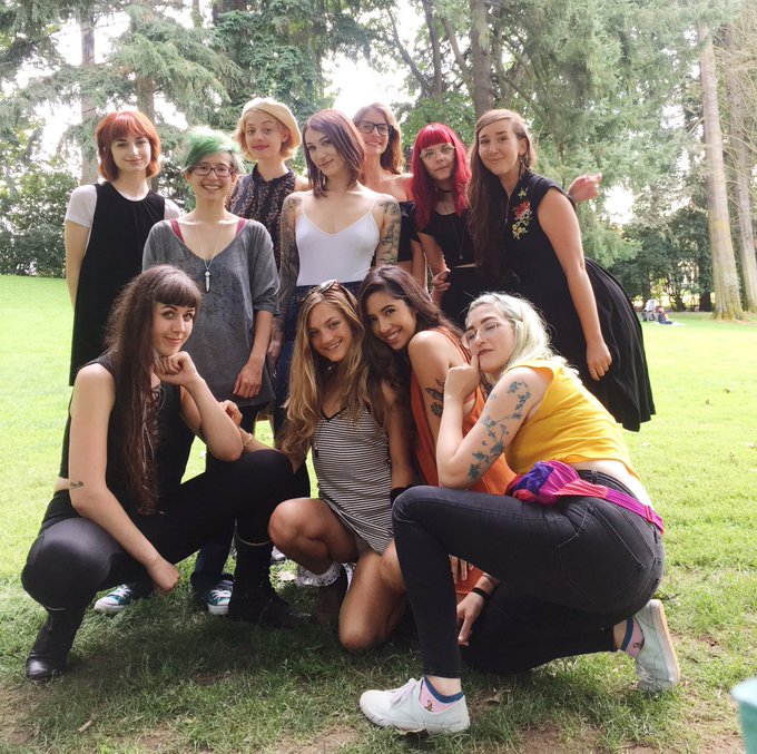 Camgirl Picnic 😌 https://t.co/b8eq3VA5Ea