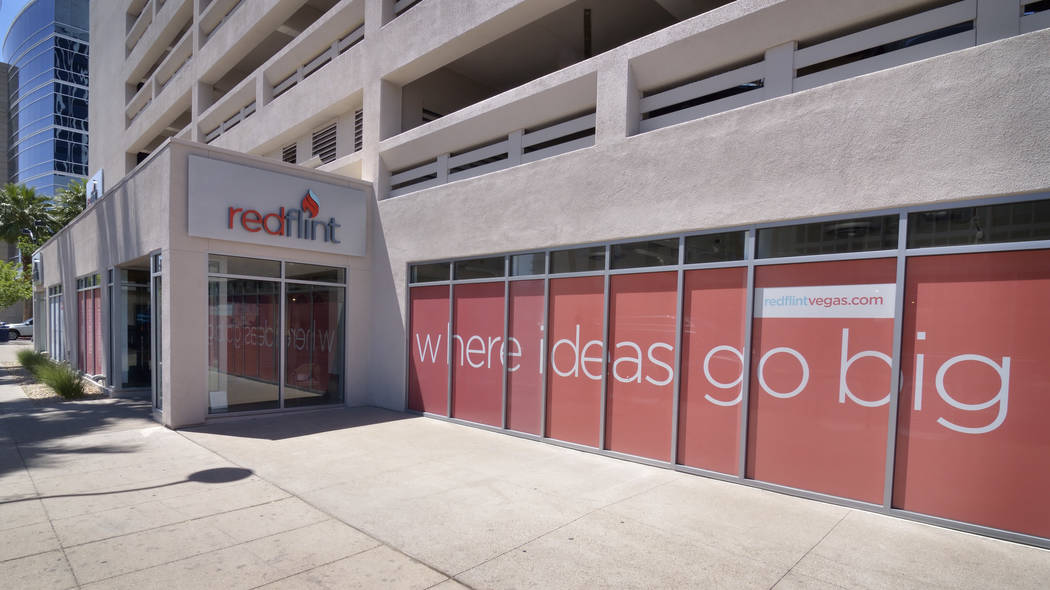 WarrenWhitlock's tweet photo. Come to #growthhacking workshop at @redflint 
https://t.co/I6063qNfrm
#marketing#dtlv #hackLV https://t.co/AMPkuAD7yW