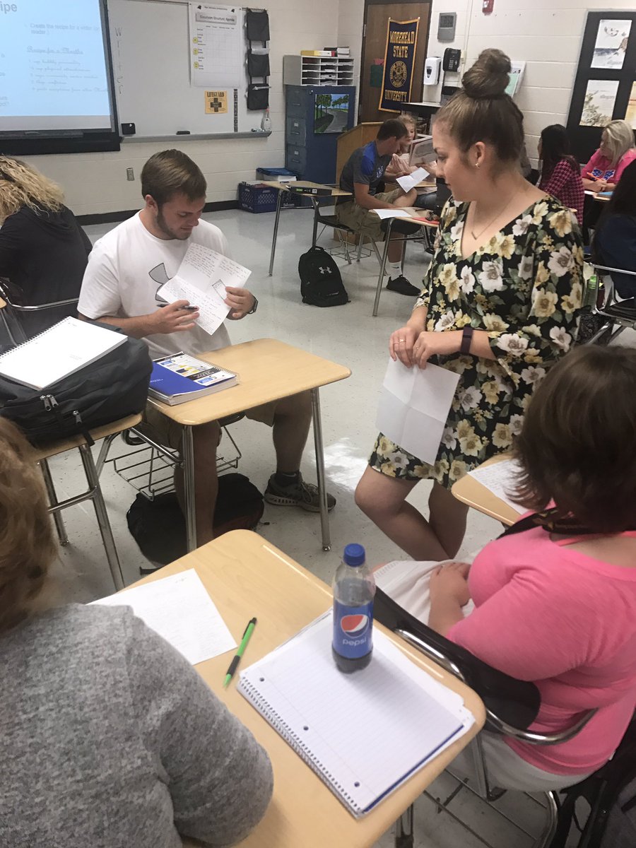 BrandieTrent1's tweet photo. #FCHSDenLife #ENG100 uses multi genre modes to write about their literacy. https://t.co/H7gtPTzt04