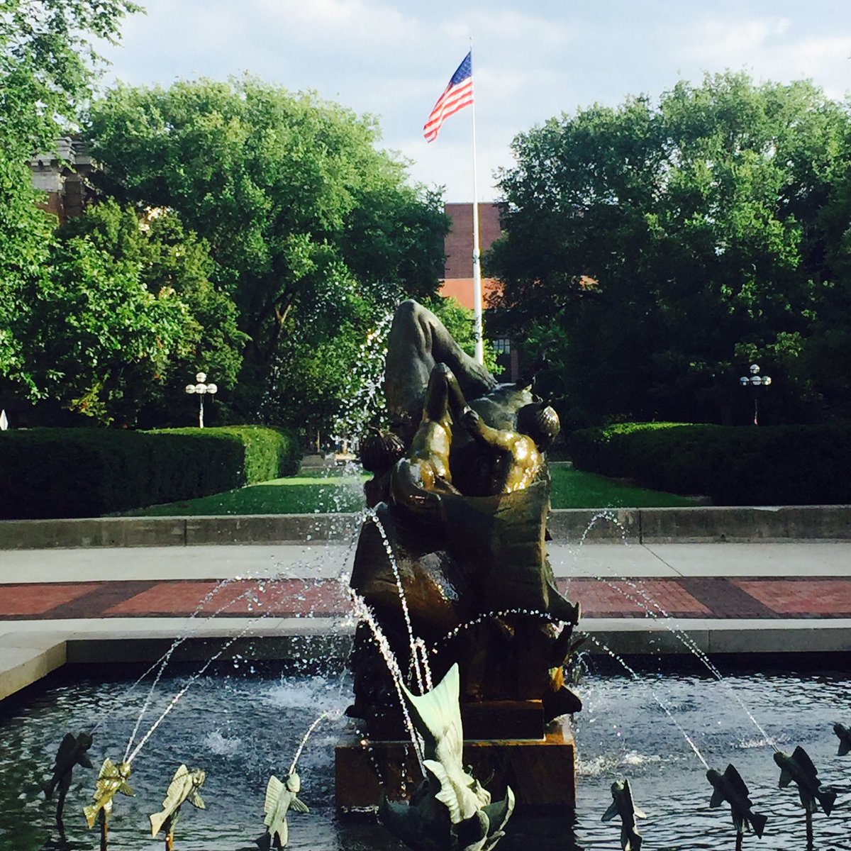 LeonDu0726's tweet photo. First day in UM!
Go Blue! https://t.co/M4TApGRv12