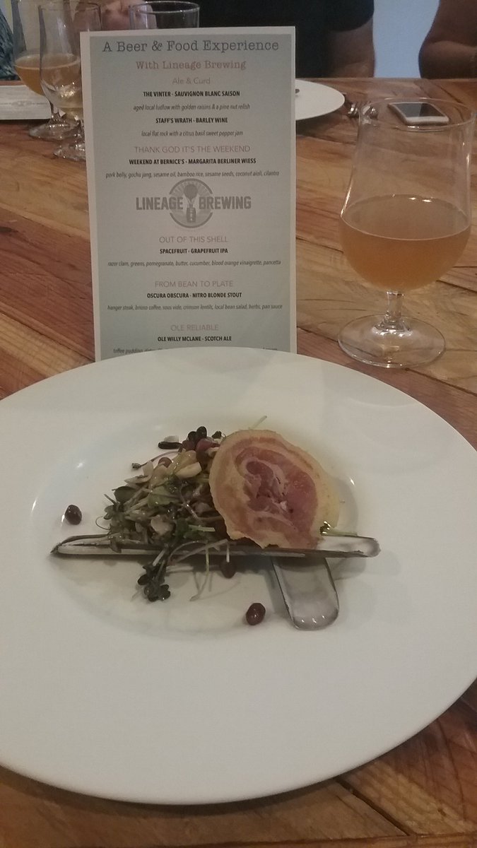 ComHouseNichole's tweet photo. How lucky am I tonight! @LineageBrew @CopiousandNotes https://t.co/EGX9LyTl0z