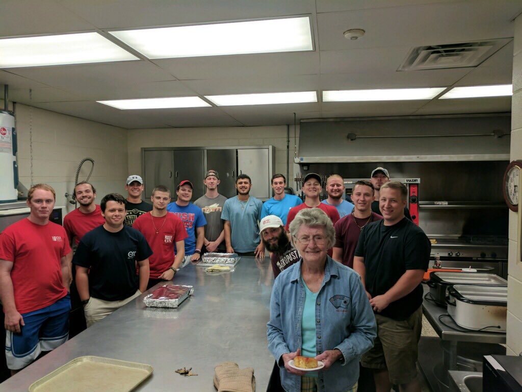 ThetaChiDG1856's tweet photo. Always grateful to chance to give back to our community! Thanks to Chapel Hill UMC for having us this evening! #AnAssistingHand #WVWC https://t.co/v3nBizTPJ8