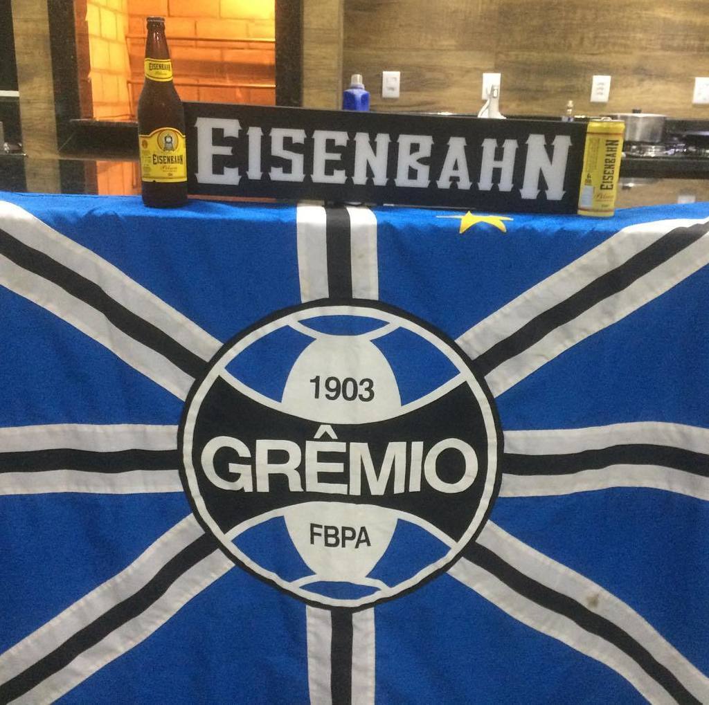 Torcendo pro tricolor BEBENDO BEM 🍻🔵⚫️⚪️
