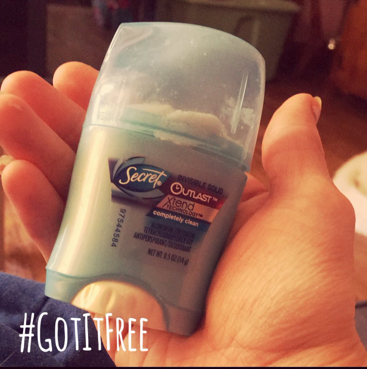 CorrieBeee's tweet photo. Free sample of #SecretAtWalmart and I was not disappointed! The coverage was ALL day long, and the smell is fantastic. @Influenster #Contest https://t.co/M0Jd3BHRri