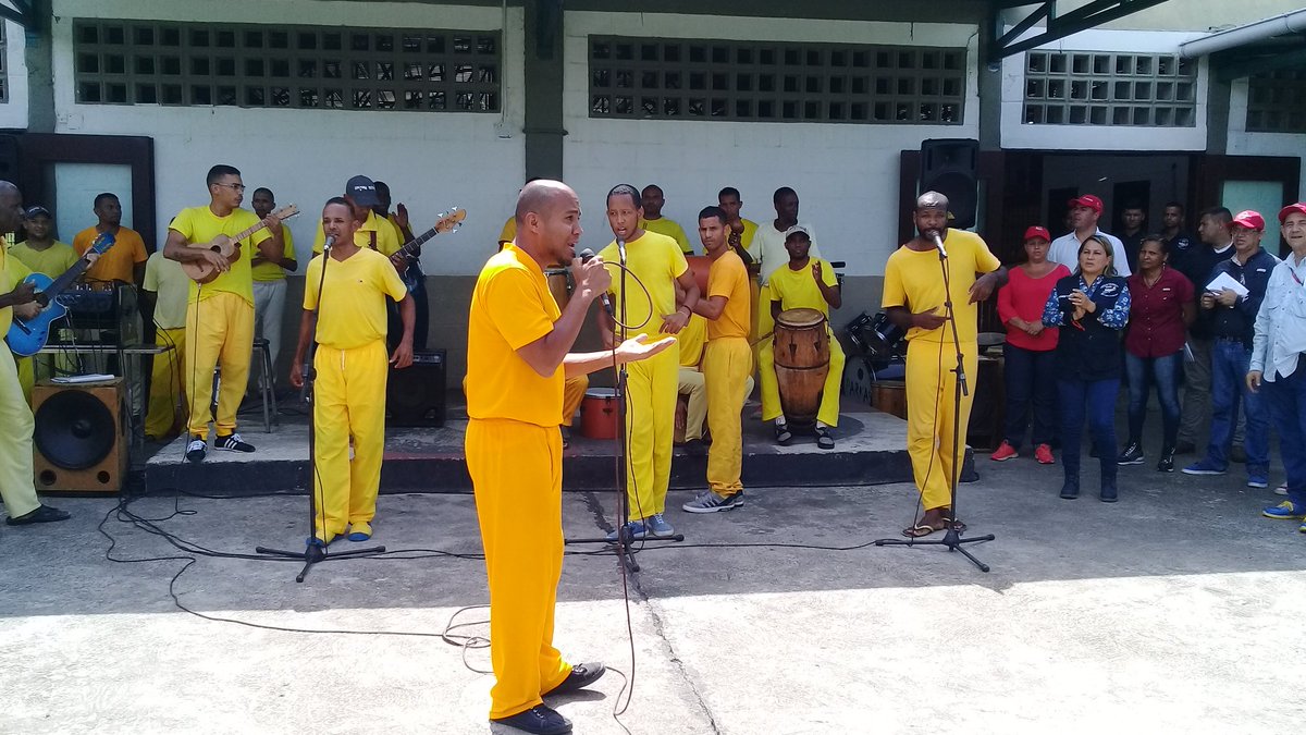 mirelct's tweet photo. #VenezuelaVozDeDignidad Estamos cumpliendo con la séptima gira nacional, hoy en los Valles del Tuy inspeccionando los centros penitenciarios https://t.co/nw9wibmmPC