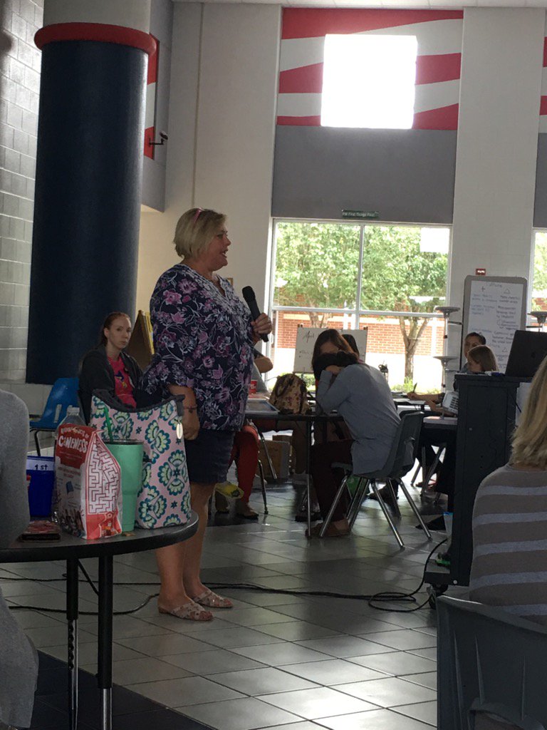 RBengeTipps's tweet photo. @TippsElementary LIM Aligning Academics Training with Alicia Parsons! https://t.co/C0neUZJxpg