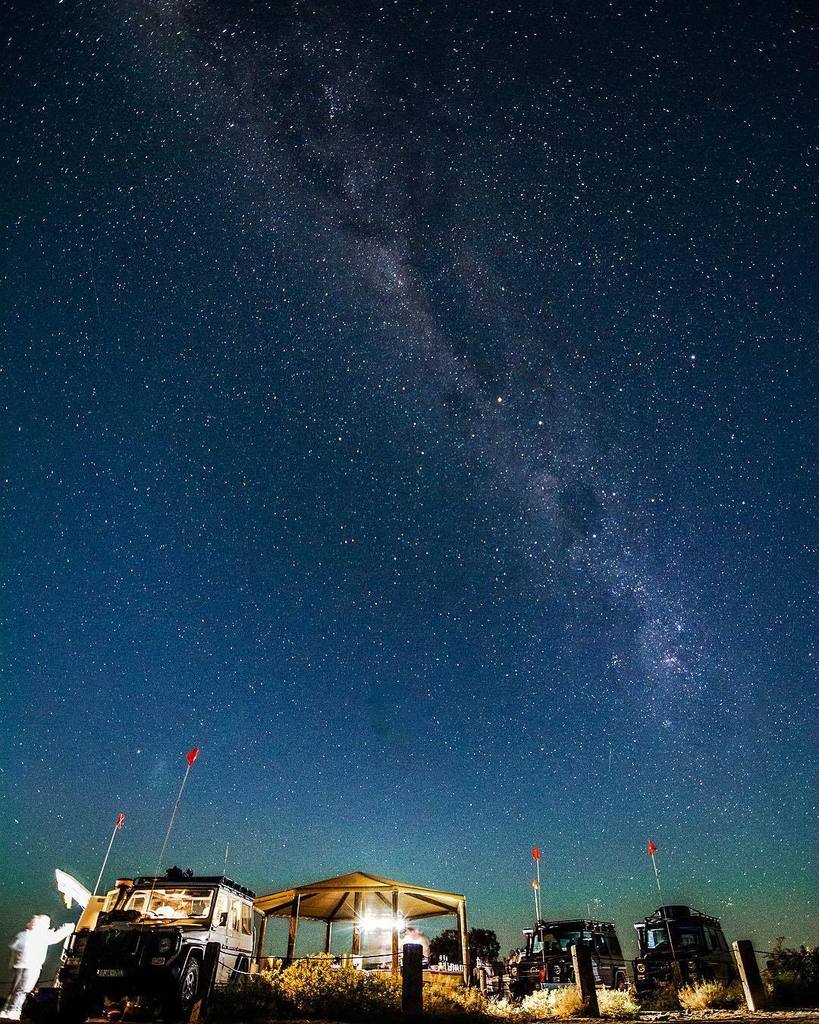 zofoto's tweet photo. We only had an hour between sunset 🌅 and the gigantic full harvest moon 🌙 to take some pics of the amazing Milky Way. It's even more amazin… https://t.co/vsG3M1Fskn