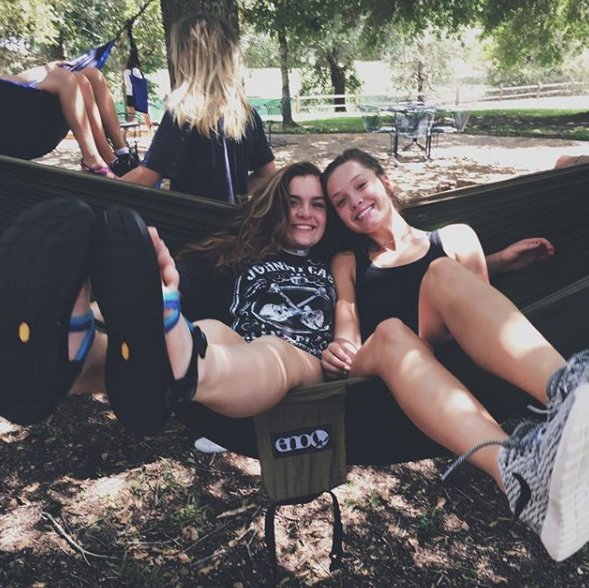Adventures are always better with your go-to by your side. 👯 #VisitorPost bit.ly/2g25Wu9