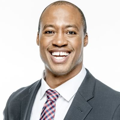 Know what's better than Henry Burris' 1000-watt smile? <a href="/henryburris/">Henry Burris</a> drinking his bacon bourbon at #Baconpalooza  ow.ly/6q1M303fAfj