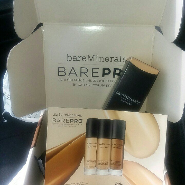 MrsSilva13's tweet photo. I received this #BarePro #Influenster #BareMinerals #free #tester @Influenser @BareMinerals ty https://t.co/DeFIjMyGwM