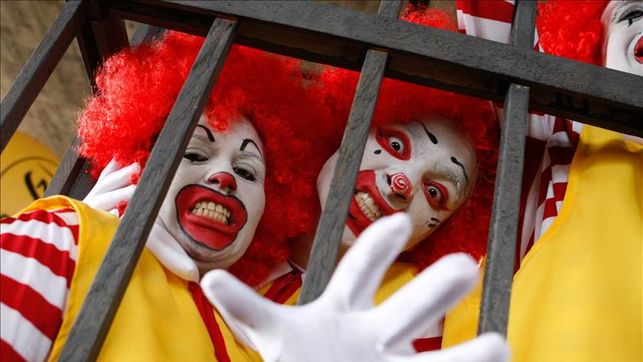 eldiarioes's tweet photo. La lucha por un salario justo en McDonald's se hace internacional https://t.co/9cQWR9jggm https://t.co/WhaR2G7fTJ