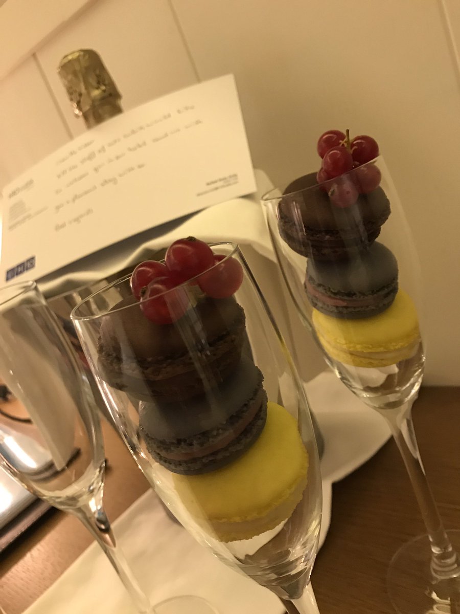 WenVisser's tweet photo. WOW @h10hotels Cubic in Barcelona, thanks soo much! #impressed #greatplaces #welltreated #gratefull #lovingit https://t.co/OozjkzMsas