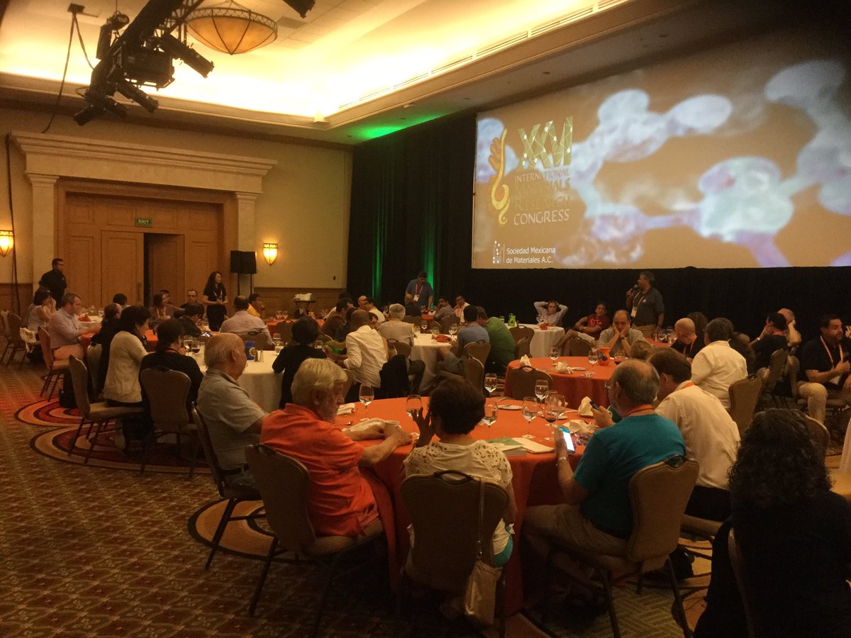 kiley_eileen's tweet photo. #IMRC2017 Symposium Organizer luncheon @IMRC2017 @Materials_MRS https://t.co/L4M5gGqGC7