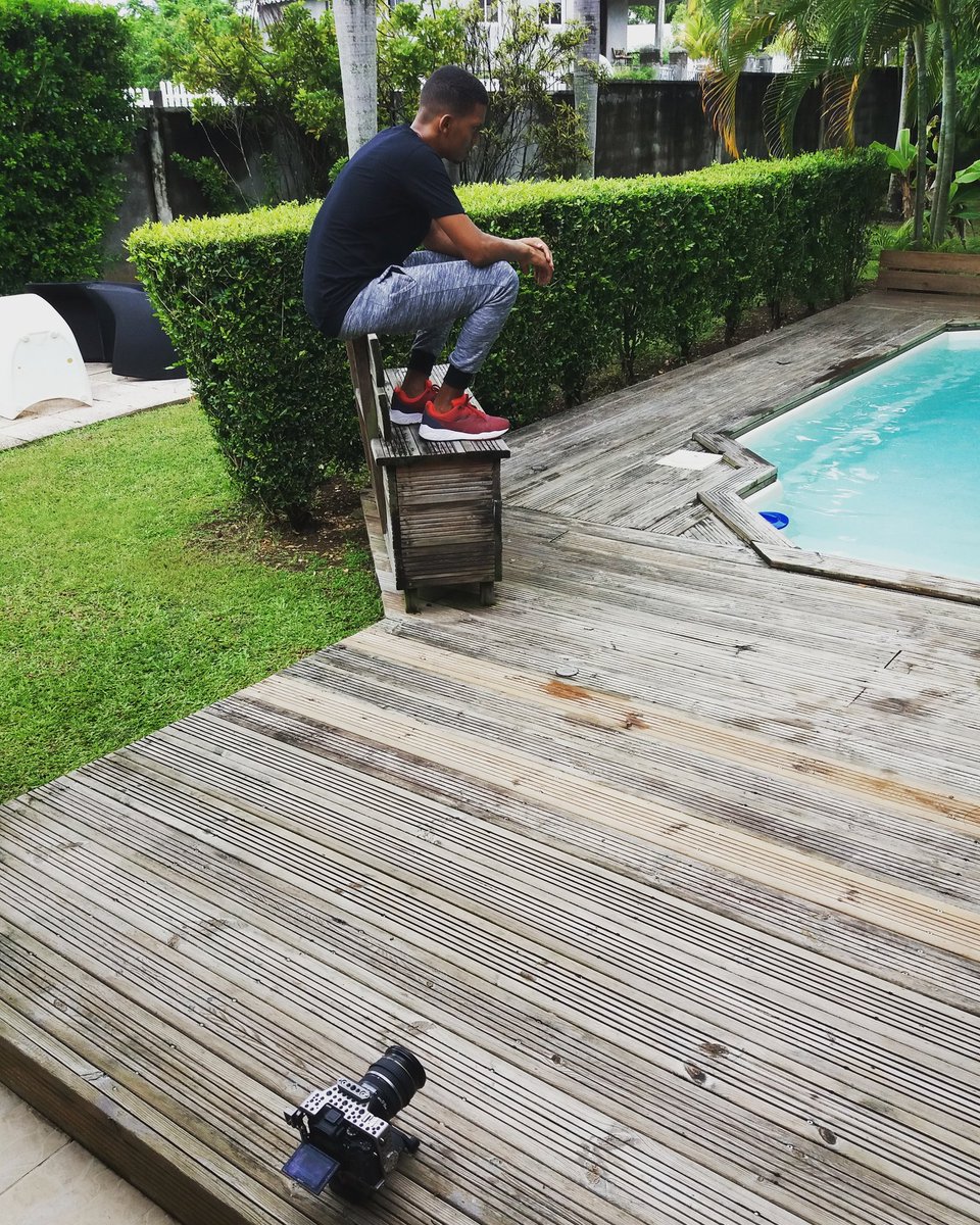 Kenzy_onceagain's tweet photo. Tout se passe comme prévu !👌
#NewClip #NewSong #SortieProche #Kenzy https://t.co/8bih8xAyKV