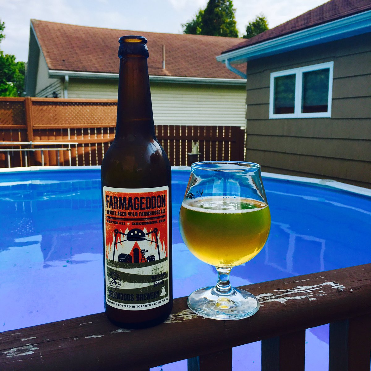 Not a bad treat to come home to after a long day at work. <a href="/bellwoodsbeer/">Bellwoods Brewery</a> #HappyHumpDay