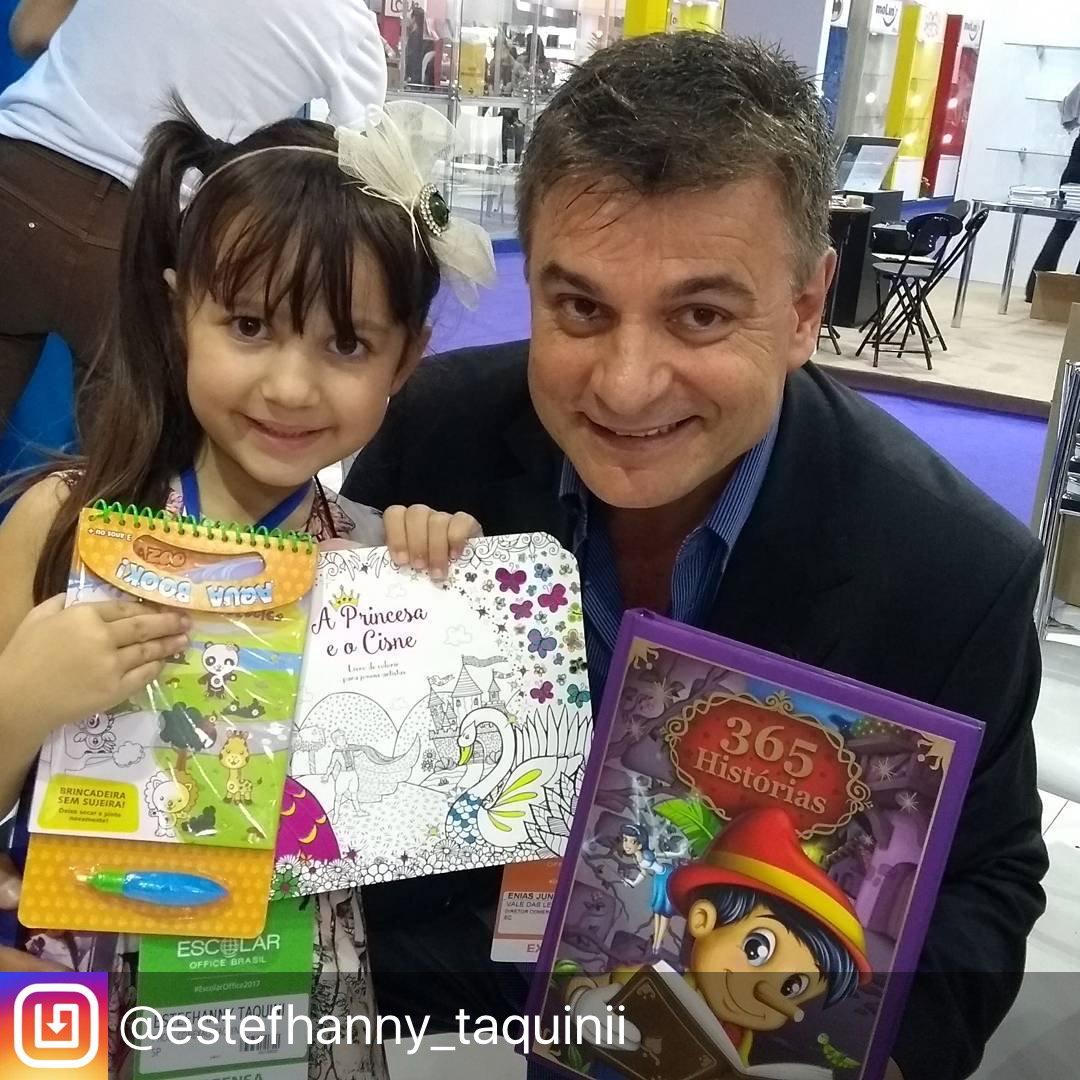 valedasletras's tweet photo. Só temos a agradecer a presença da querida Estefhanny Taquini em nosso estande e também pelo carinho passado por ela em suas redes sociais! https://t.co/LYfFEDpWZI