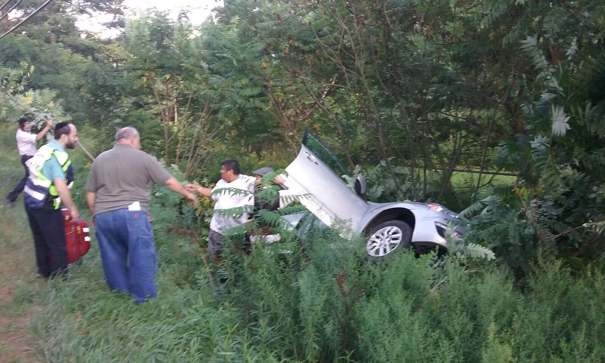 CatskillNews's tweet photo. PHOTOS: Hatzolah on scene of a rollover MVA on the Route 42 near Krula Camp in South Fallsburg, Chopper being requested. https://t.co/AZIAOoUZ3o