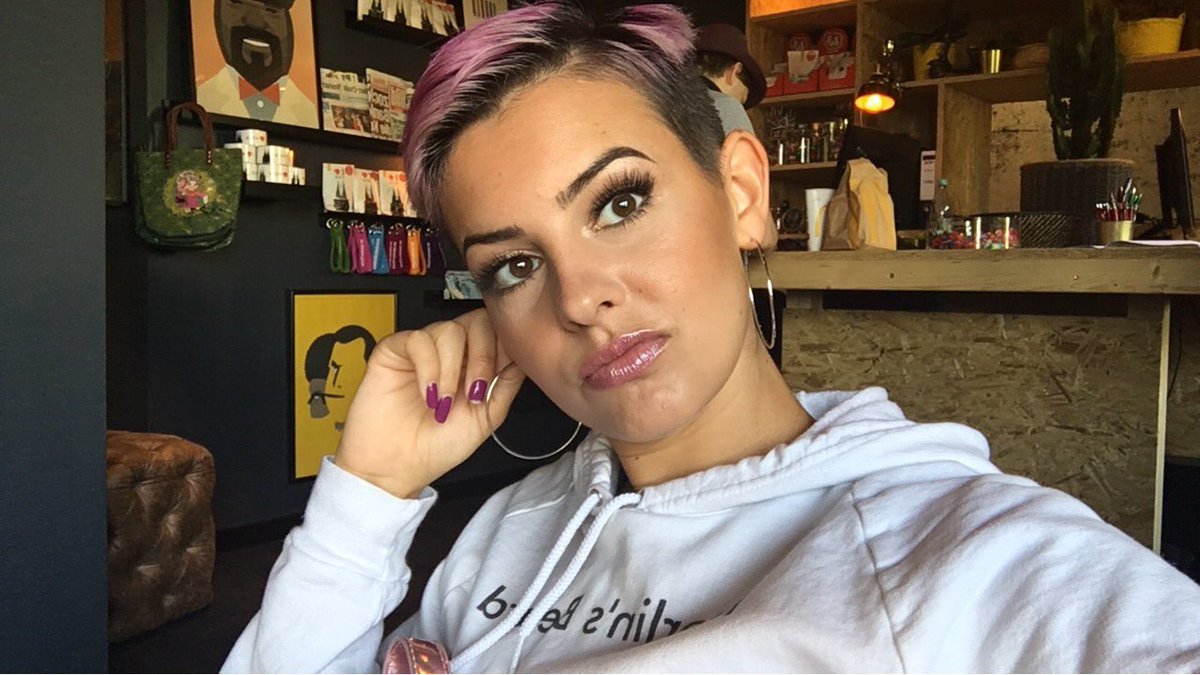 LisaCim tweet picture