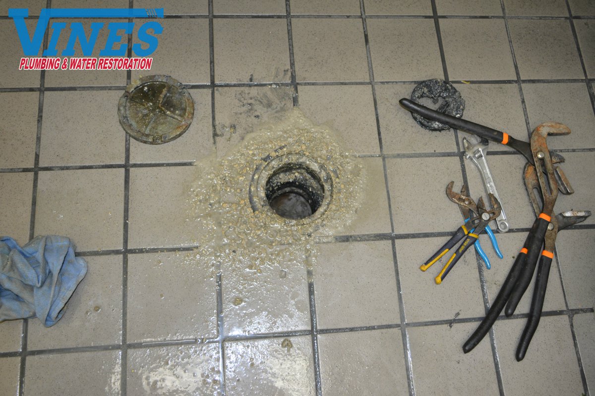 VinesPlumbing's tweet photo. Sometimes Drano just won't do the job... Better call the Experts. At Vines we are equip to handle all Drain cleaning jobs. https://t.co/Xv5FQuQy5q