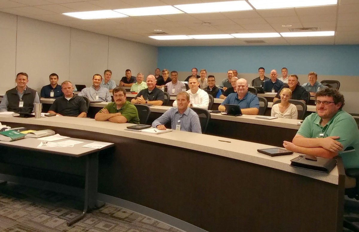 PSAAirlinesInc's tweet photo. Welcome to our newest class of First Officers! #psapilots https://t.co/AyVmZMwLjx