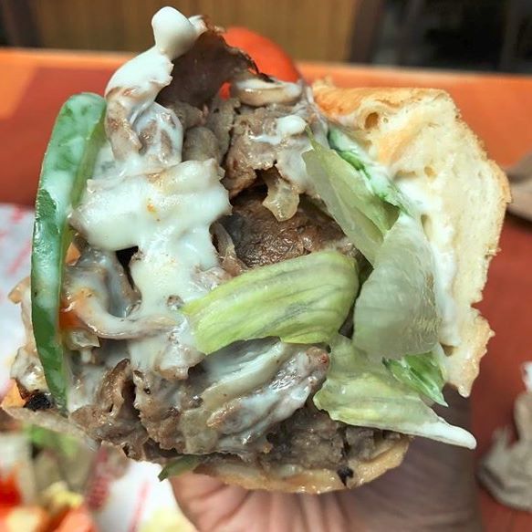 CharleysVE's tweet photo. ¡Exquisito!!! #charleysve #charleysphillysteaks #barcelona #cabimas #caracas #maracay #sancristobal https://t.co/8y1qOR9a2I