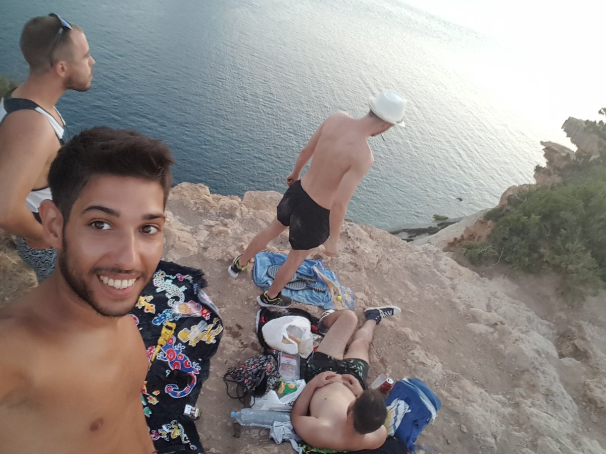DomiRoco's tweet photo. #Ibiza https://t.co/1DSlPSzMMt