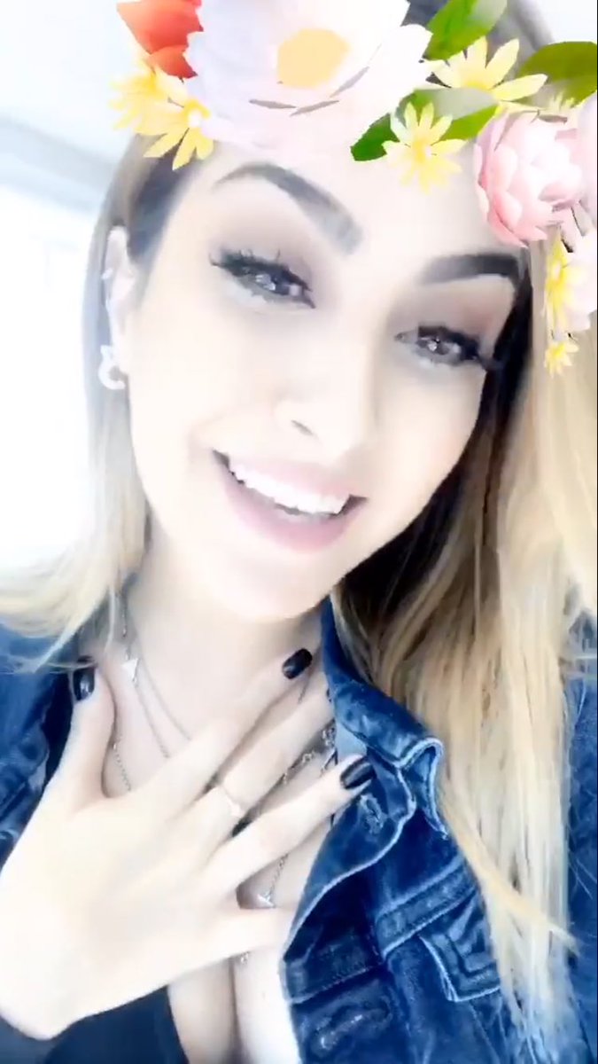 nahmyprinn's tweet photo. A coleção de cases #NahGocase da Nah foii encerrada!!😢💗 Muuito orgulho de você minha estrelinha, por ter realizado tanto com muito AMOR!!🌟 https://t.co/Rvst8NAXPe