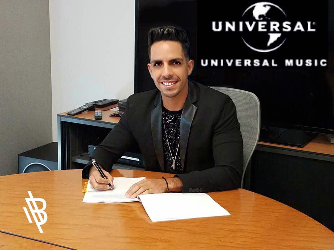 FCBenavideZulia's tweet photo. @TelevenTV Nos llena de orgullo anunciarles que @BenavidesMusic firmó contrato con  @UniversalMusica https://t.co/Osf1HT4mNO