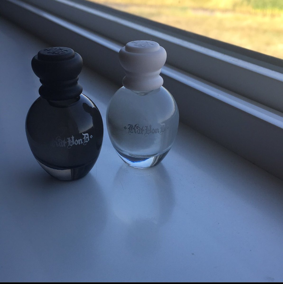 nutcaseinpoint's tweet photo. #saintandsinner #theresurrectionisreal @influenster I smell 😈😇& I like! (Rec'd free in exchange for honest opinion) https://t.co/jjS4JskkKb